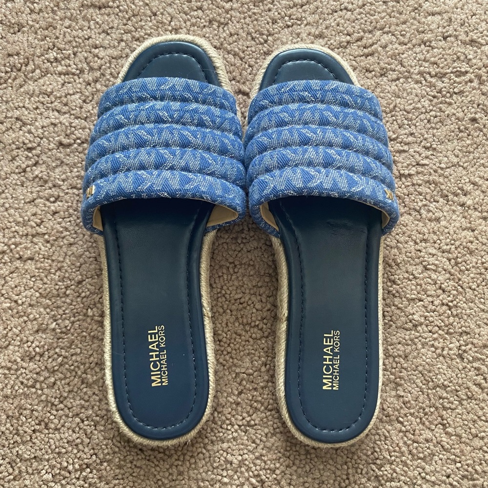 MICHAEL KORS SLIDES💙